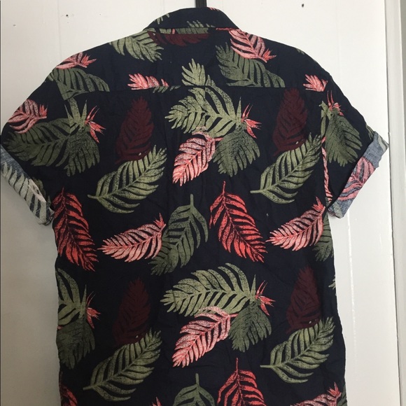 Floral Print Casual Button Up - Picture 3 of 4